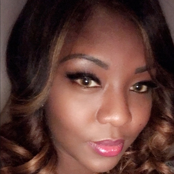 Meet your Posher, Lanel - Picture 1 of 1